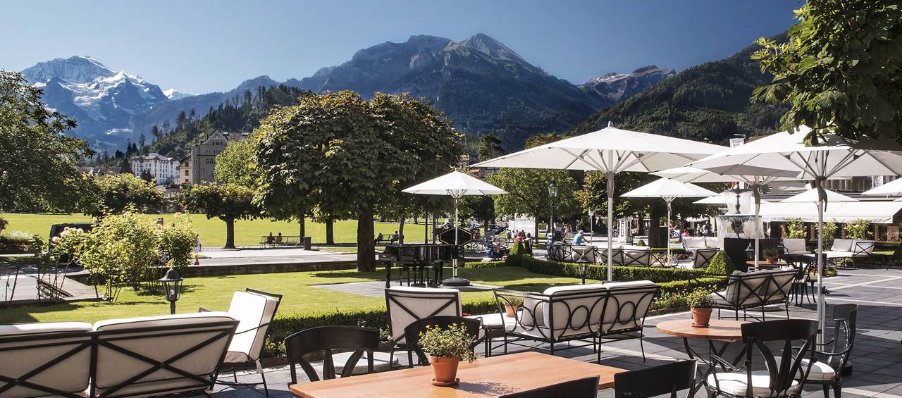 victoria_jungfrau_hotel_interlaken_restaurants_bars_sommer_terrasses_victoria_terrasse